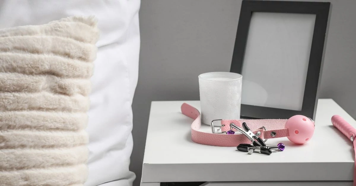 A szeméremajak-széthúzó kombinálva más szexjátékszerekkel - Vágyaim.hu szexshop