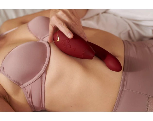 Womanizer Duo - vízálló G-pont vibrátor és csiklóizgató egyben (bordó)