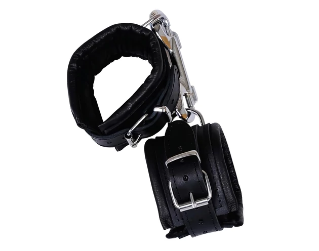 ZADO - bőr csukló bilincs és karabiner (fekete)