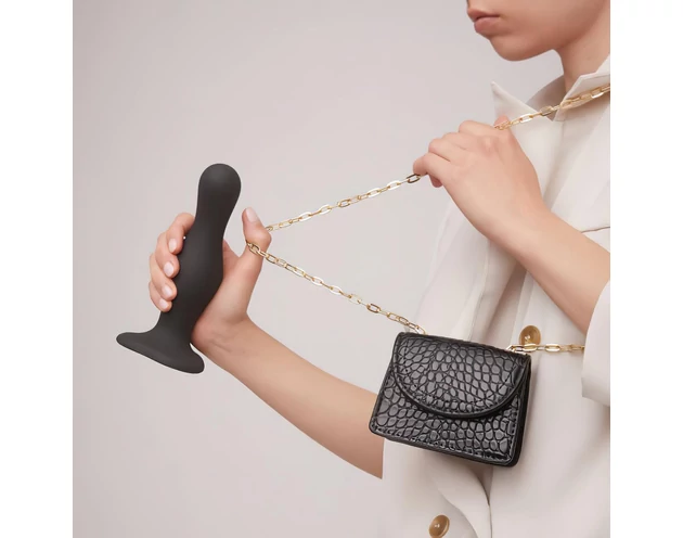 Strap-on-me Curvy L - hullámos, tapadókorongos dildó (fekete)