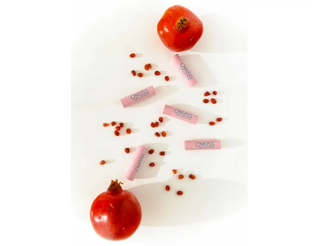 Oyess BIO - szupergyümölcs ízű ajakápoló