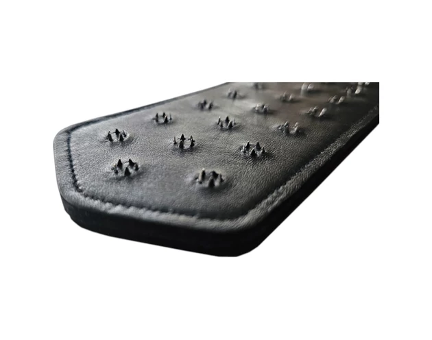 Rouge - valódi bőr, szegecses paskoló (fekete)