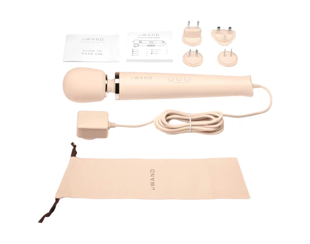 le Wand - exkluzív, hálózati masszírozó vibrátor (bézs)