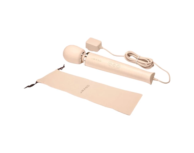 le Wand - exkluzív, hálózati masszírozó vibrátor (bézs)