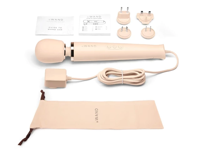 le Wand - exkluzív, hálózati masszírozó vibrátor (bézs)