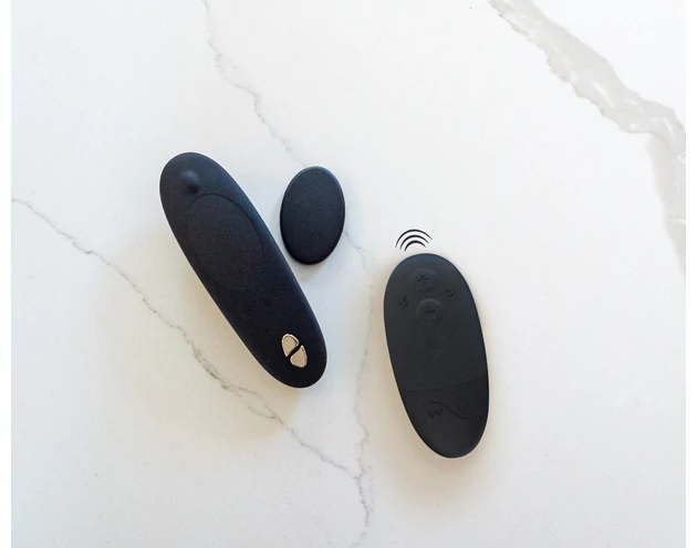 We-Vibe Moxie+ - rádiós, okos csikló vibrátor (fekete)