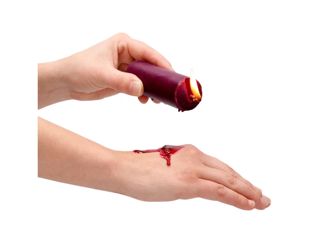 Ouch Rose - paraffin testgyertya rózsa illattal (100g)