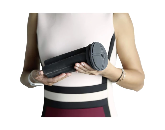 Kiiroo Titan Tight-Fit - maszturbátor betét (fekete)